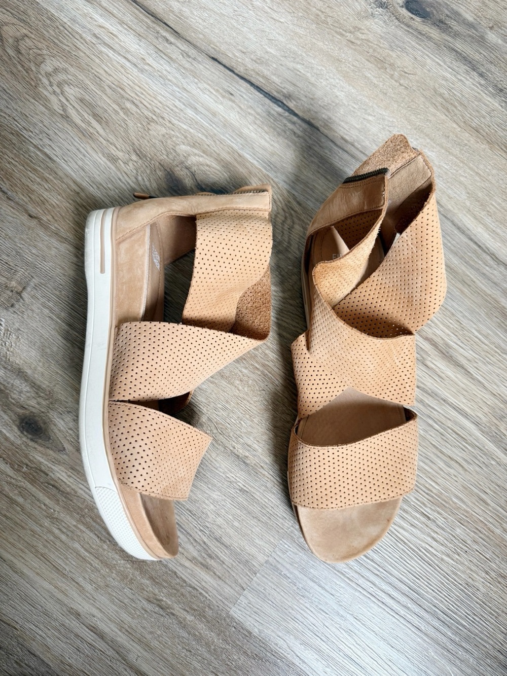 EILEEN FISHER Sport Perforated Suede Leather Platform Sandals Tan 9.5 Honey